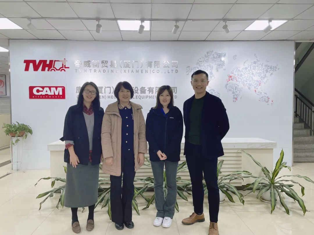 工程机械工业协会工业车辆分会秘书长一行到访 888集团 帝威衡